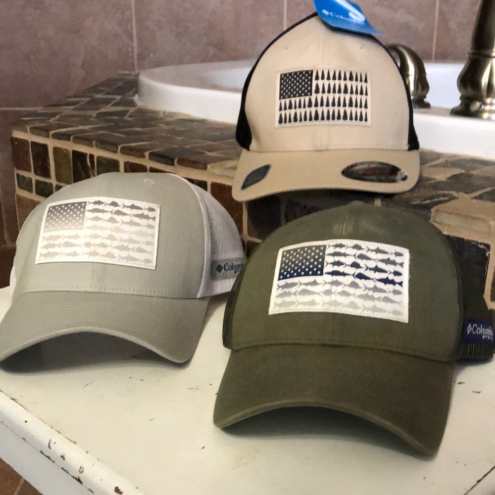 3 Men’s Columbia 2PFG SnapBack 1FlexFit with tags